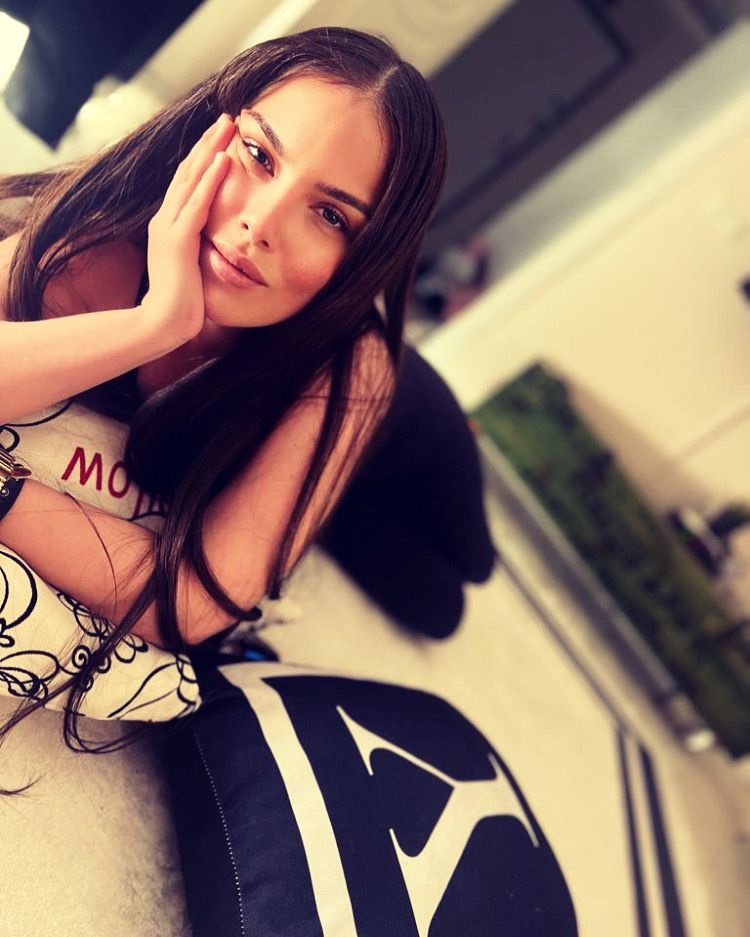 Halkalı Escort Bayan Teşhiri Seviyor